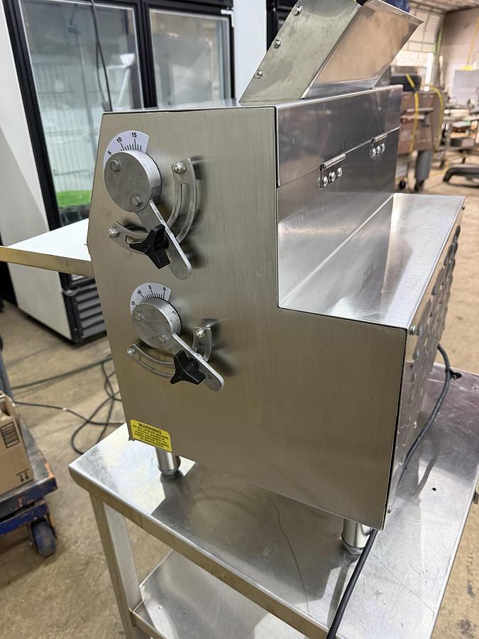Used Somerset CDR-2000M 20" Dough Sheeter – Commercial Countertop Dough Roller – 115V – Tested & Working