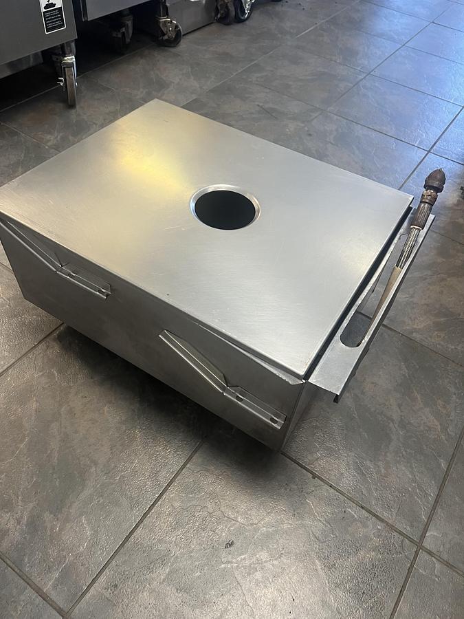 Refurbished Giles GF40 40 lb Electric Floor Fryer with Built-In Oil Filtration – 208/240V 3PH – Tested