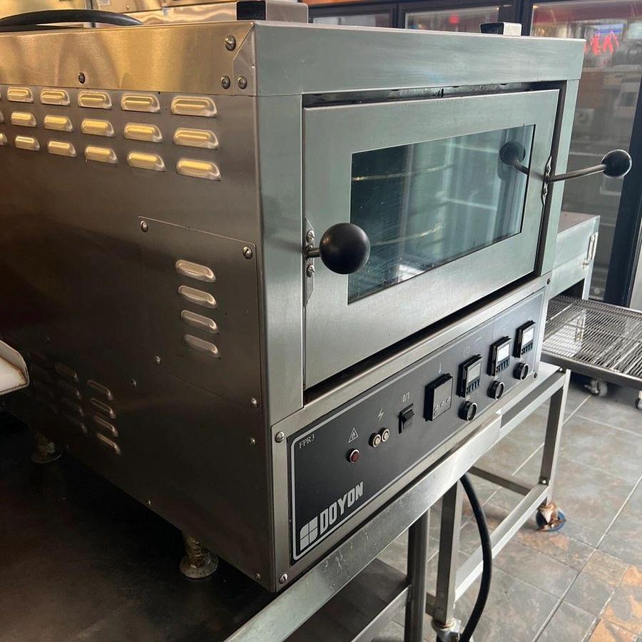 Used Doyon Model FPR3 - 3 Rotating Deck Pizza Oven - 208V 1 PhaseDoyon Model FPR3 - 3 Rotating Deck Pizza Oven - 208V 1 Phase
