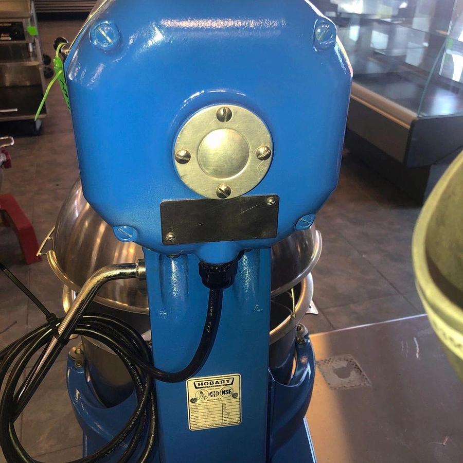Used HOBART A 200 20 QT Mixer Includes Guard, Bowl & Pattle Hook & Whip 115VHOBART A 200 20 QT Mixer Includes Guard, Bowl & Pattle Hook & Whip 115V