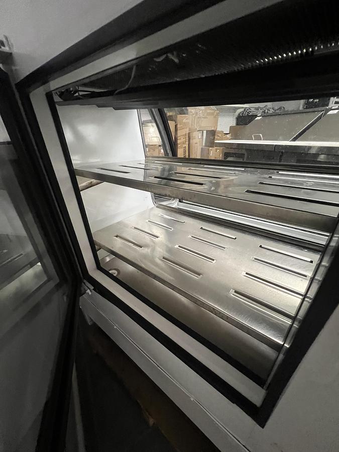 Refurbished Tor Rey Refrigerated Deli Display Case Curved Glass Commercial Merchandiser