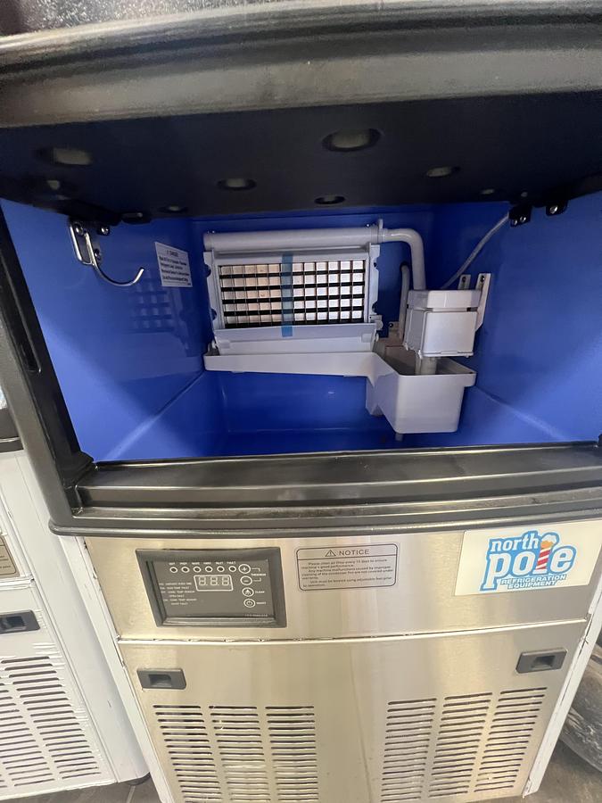 North Pole 120lb Undercounter Ice Machine