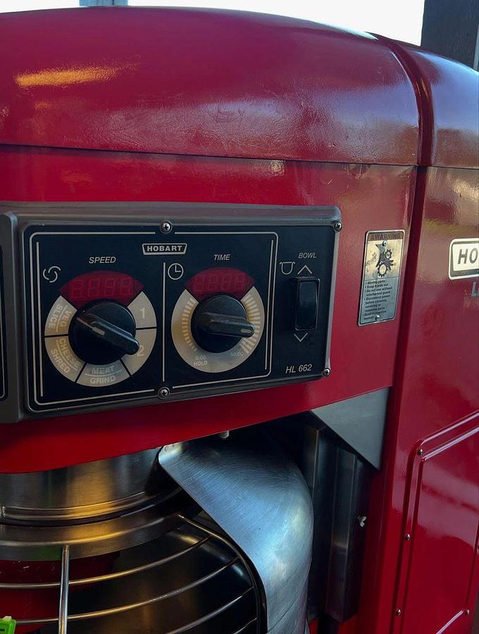 Used Hobart Legacy+ HL662-1STD 60 Qt. Planetary Floor Pizza MixerHobart Legacy+ HL662-1STD 60 Qt. Planetary Floor Pizza Mixer