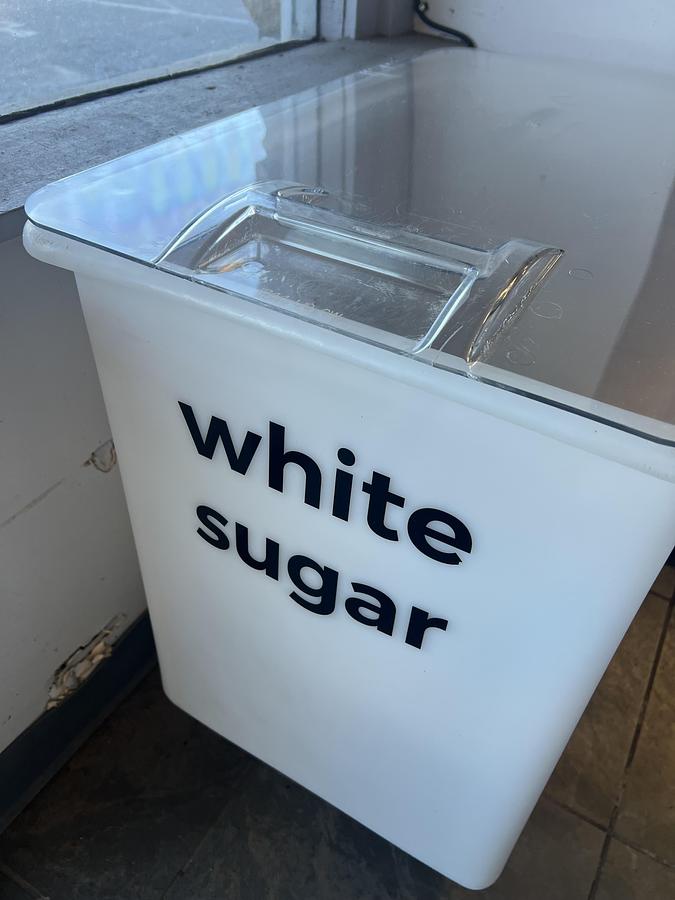 Refurbished Cambro Commercial Ingredient Storage Bin with Lid & Casters