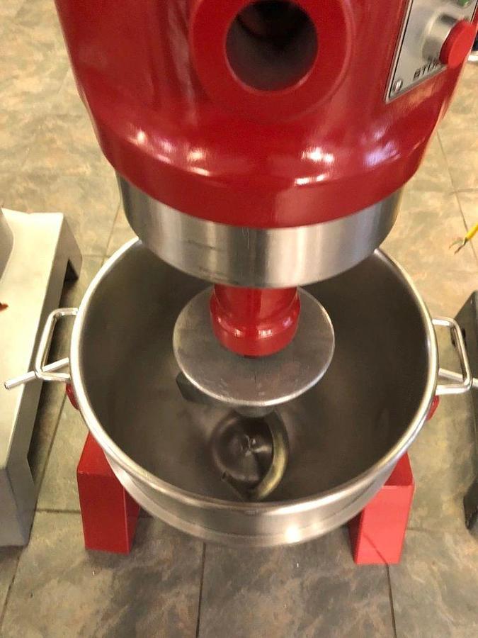 Used Used: HOBART H600 60 QT Mixer 1/2 HP 208/3ph-Test Working / Bowl & Hook- 1HPUsed: HOBART H600 60 QT Mixer 1/2 HP 208/3ph-Test Working / Bowl & Hook- 1HP