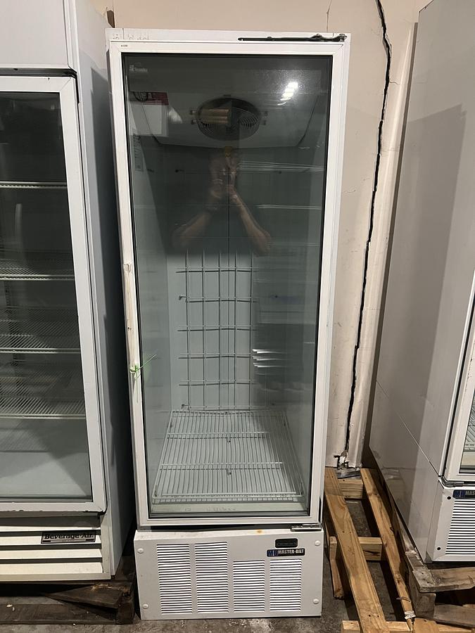 Refurbished Master-Bilt 1 Door Glass Merchandiser Commercial Refrigerator Cooler 115V