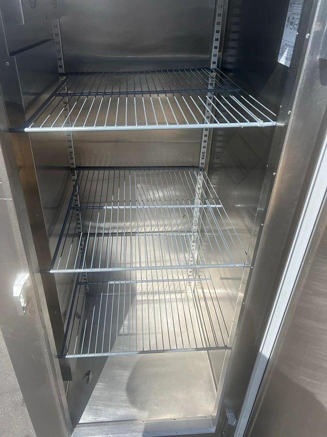 Used Traulsen RHF132W-FHS Full Height Insulated Mobile Heated Cabinet w/ (3) Pan Capacity, 208v/1phTraulsen RHF132W-FHS Full Height Insulated Mobile Heated Cabinet w/ (3) Pan Capacity, 208v/1ph