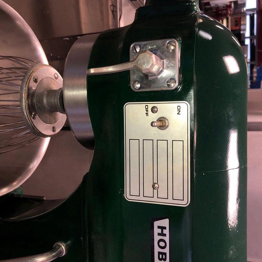 Used Used: Hobart Mixer A200 20 Qt Quart With Bowl And WhipUsed: Hobart Mixer A200 20 Qt Quart With Bowl And Whip