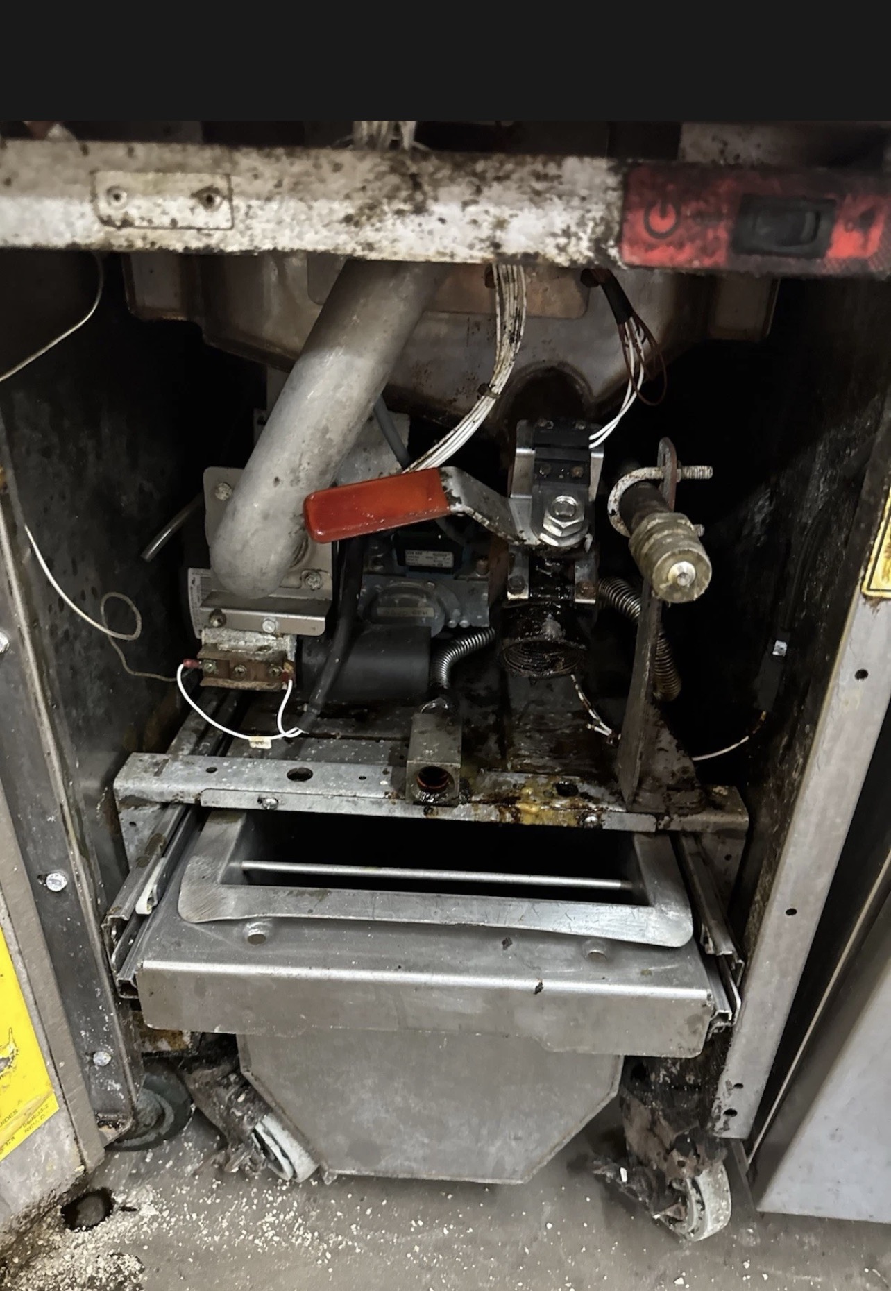 Refurbished VULCAN 1VK45D COMMERCIAL NATURAL GAS DEEP FRYER WITH BUILT-IN OIL FILTRATION SYSTEM