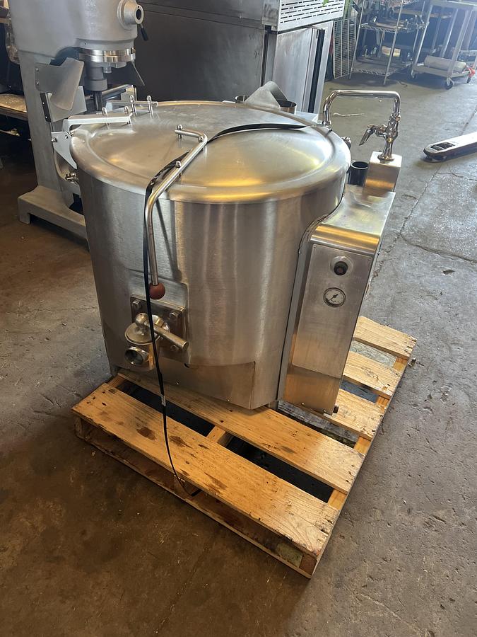 Refurbished Groen 25 Gallon Stationary Natural Gas Steam Jacketed Kettle Commercial