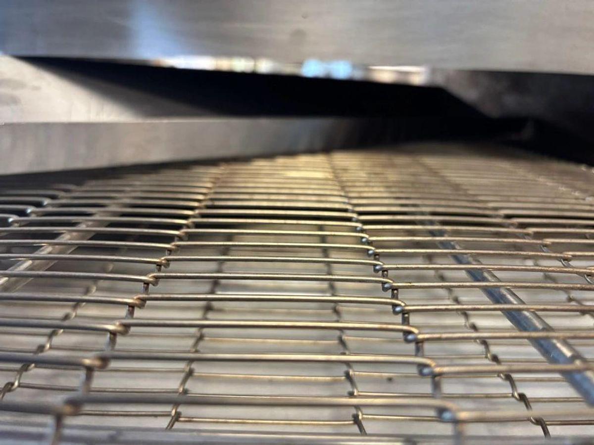 Used Middleby Marshall DZ33T CTX Electric Infrared Conveyor Oven - Double Stack, STD Single Belt, Menu Select Controller — 208V, 3PHMiddleby Marshall DZ33T CTX Electric Infrared Conveyor Oven - Double Stack, STD Single Belt, Menu Select Controller — 20...