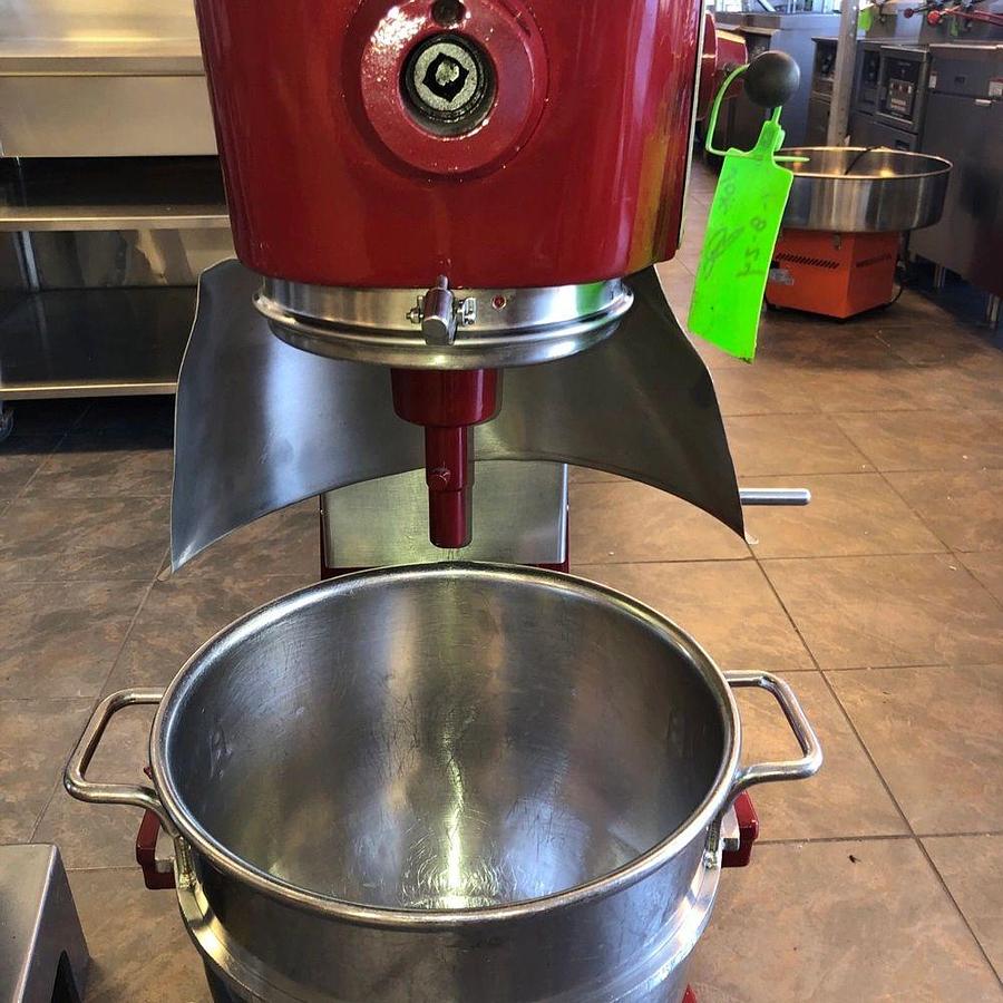 Used Hobart D-300 30 Qt Bakery Dough Mixer w/ Bowl, Hook Volts 115 Phase 1Hobart D-300 30 Qt Bakery Dough Mixer w/ Bowl, Hook Volts 115 Phase 1