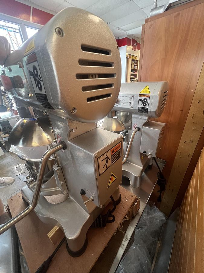 Used Elite B10J 10 Qt Commercial Planetary Mixer w/ Bowl, Hook, Whip & Paddle