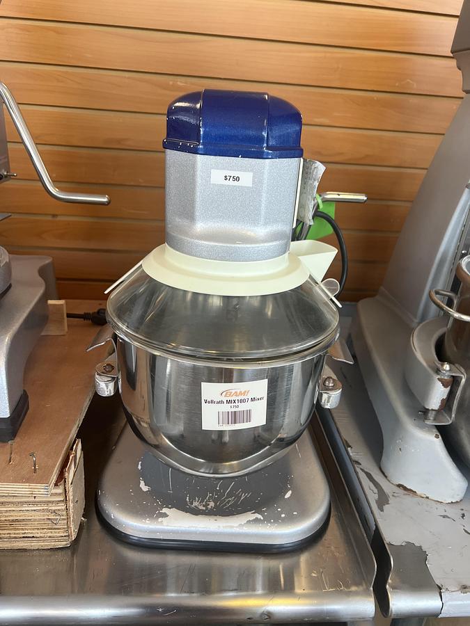 Used Vollrath MIX1007 7 Qt Commercial Countertop Mixer w/ Bowl & Attachments