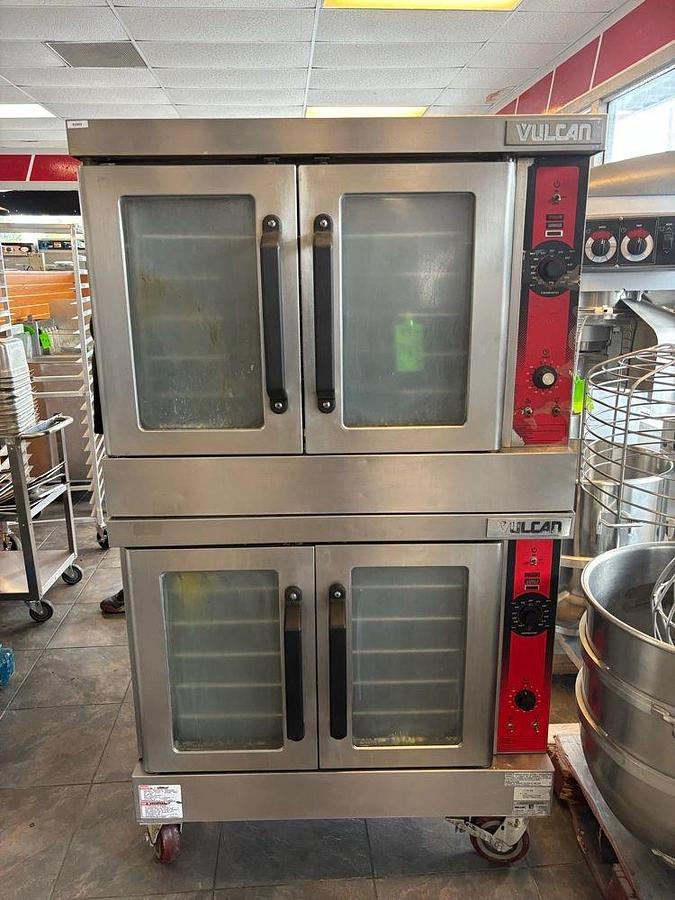 Used Vulcan Double Full Size Natural Gas Convection Oven - 100,000 BTUVulcan Double Full Size Natural Gas Convection Oven - 100,000 BTU