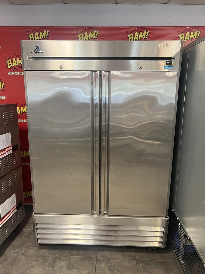 Refurbished ASCEND 2-DOOR COMMERCIAL REACH-IN FREEZER
