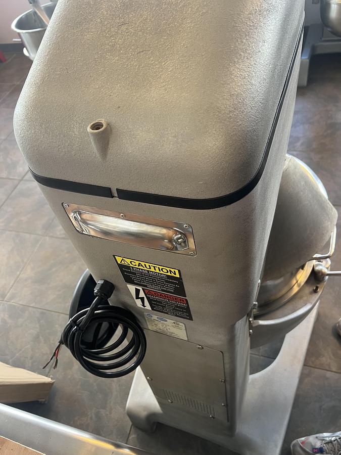 Refurbished Globe SP60 60 Qt Commercial Planetary Mixer w/ Bowl & Dough Hook Heavy Duty