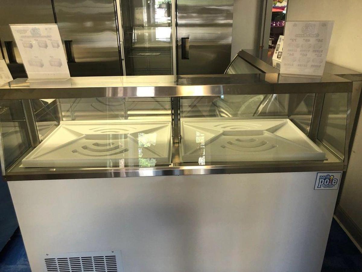 Elite 67 3/4" 12 Tub White Deluxe Ice Cream Dipping Cabinet