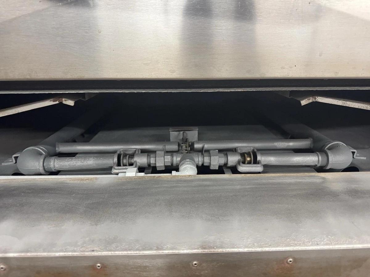 Refurbished BAKERS PRIDE Y600 COMMERCIAL 78" PIZZA DECK GAS OVEN- Great Bricks- Tested
