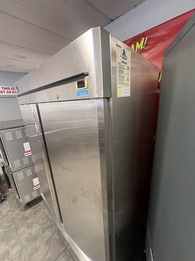 Refurbished ASCEND 2-DOOR COMMERCIAL REACH-IN FREEZER