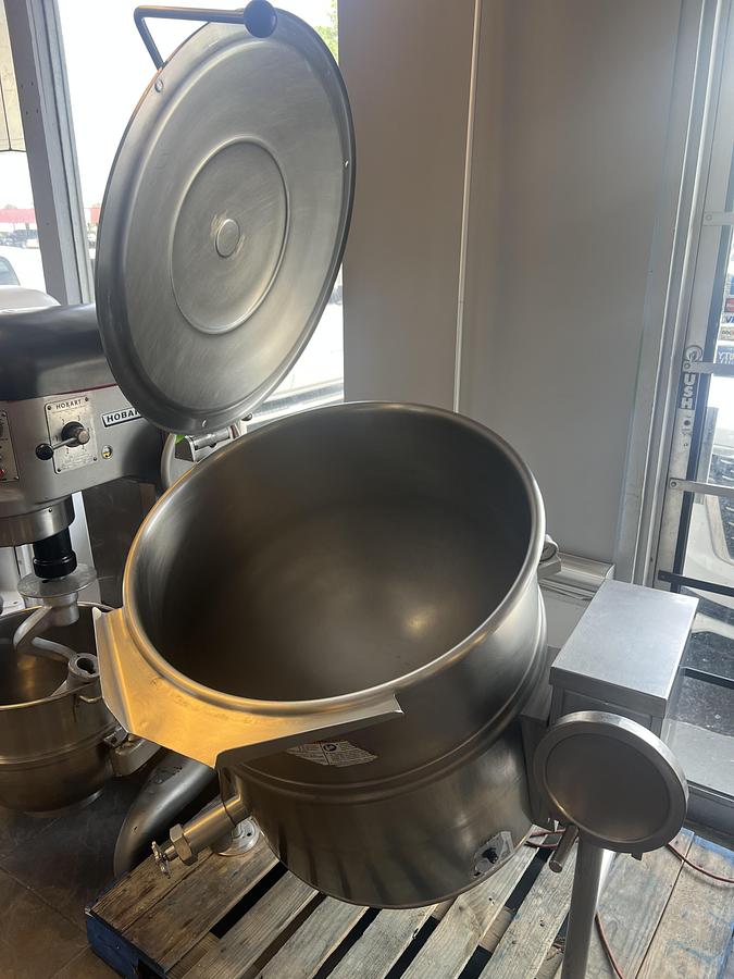 Used Cleveland KEL-40T Tilting Steam Jacketed Kettle – 40 Gallon – Commercial Restaurant Kettle