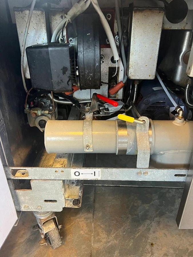 Used Frymaster FPPH355 Natural Gas 150 lb. 3 Unit High-Efficiency Gas Floor Fryer System with CM3.5 Controls - 240,000 BTUFrymaster FPPH355 Natural Gas 150 lb. 3 Unit High-Efficiency Gas Floor Fryer System with CM3.5 Controls - 240,000 BTU