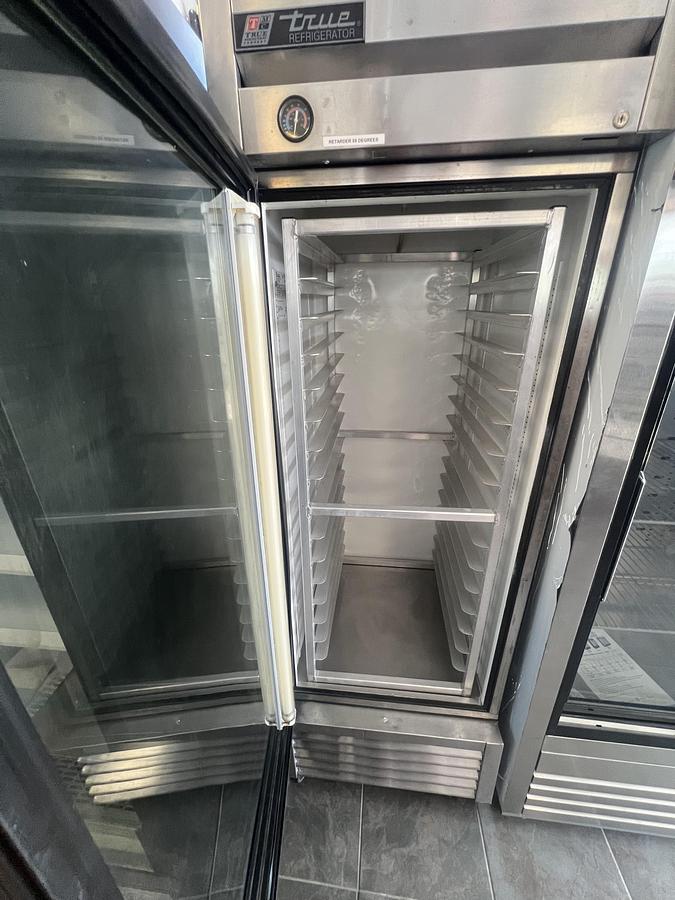Used True Glass Door Reach-In Refrigerator Commercial Merchandiser Cooler