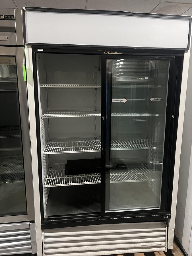 Refurbished True 2 Door Glass Sliding Door Commercial Reach-In Refrigerator Cooler
