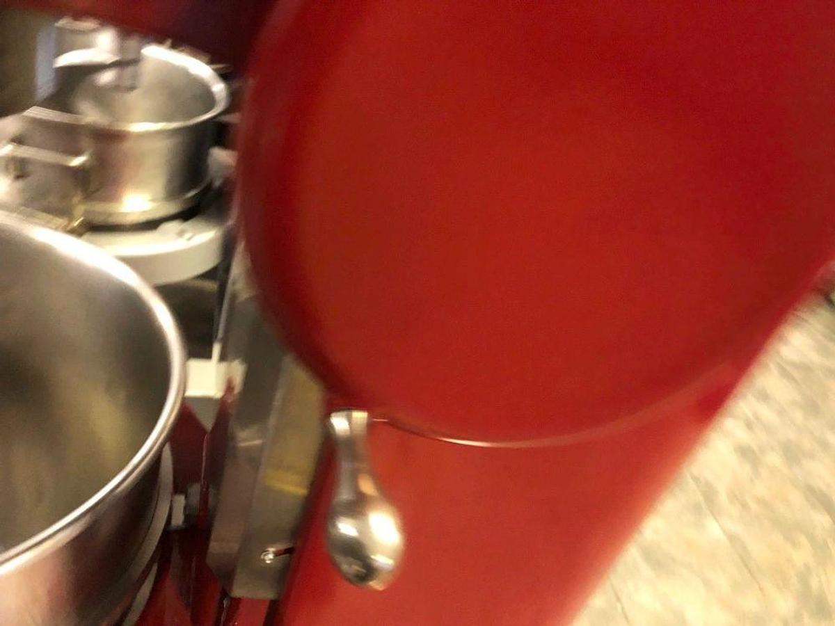 Used Used: HOBART H600 60 QT Mixer 1/2 HP 208/3ph-Test Working / Bowl & Hook- 1HPUsed: HOBART H600 60 QT Mixer 1/2 HP 208/3ph-Test Working / Bowl & Hook- 1HP