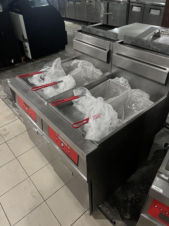 Refurbished Vulcan 2 Bay Commercial Electric Fryer Dual Vat Digital Controls Heavy Duty