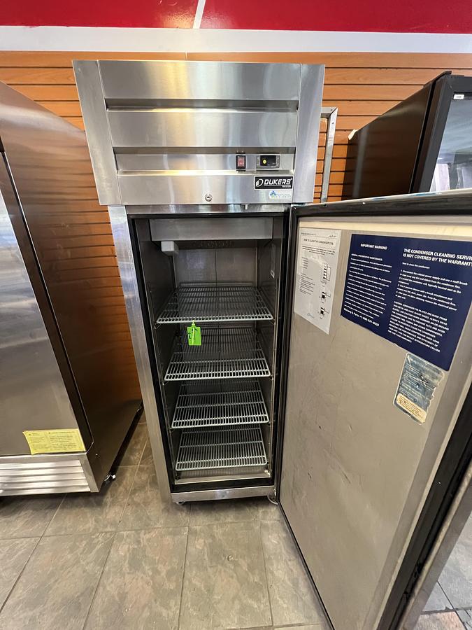 Used Dukers Single Door Reach-In Freezer – Commercial Upright Freezer – Stainless Steel – 115V