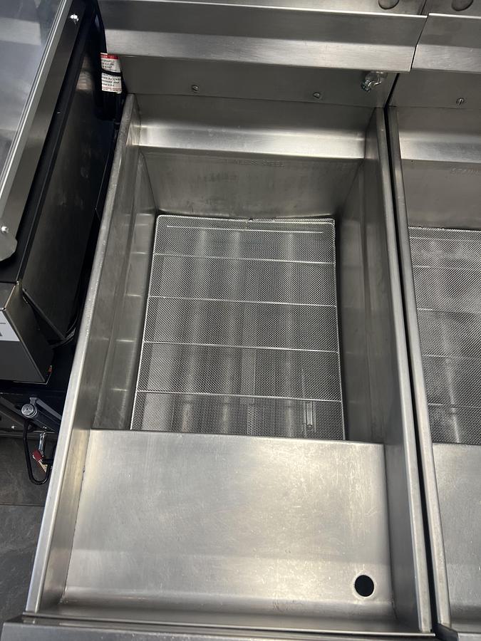 Used Pitco Solstice Supreme Gas Floor Fryer – Digital Controls