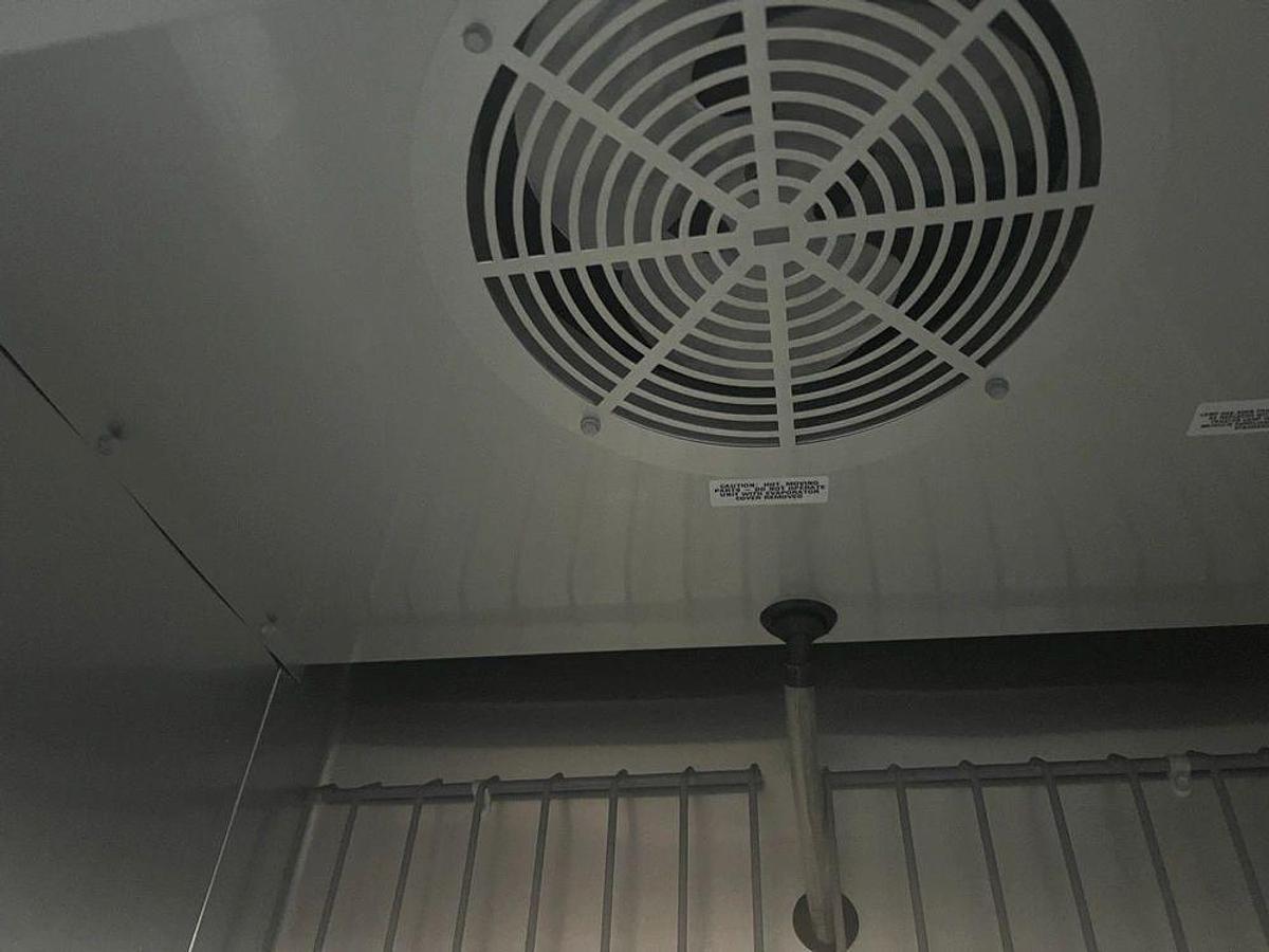 Used True T-19F-HC 27" One Section Solid Door Reach-In FreezerTrue T-19F-HC 27" One Section Solid Door Reach-In Freezer