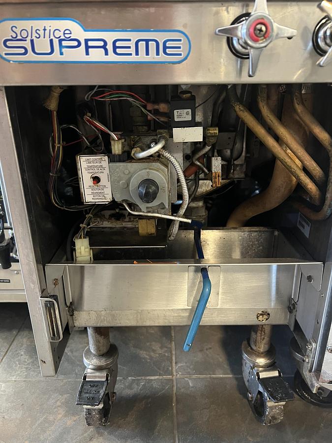 Used Pitco Solstice Supreme Gas Floor Fryer – Digital Controls