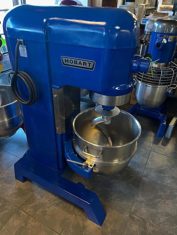 Used Hobart H-600 60 Qt Mixer 1HP - 3Ph - 200v New Stainless Bowl And Dough HookHobart H-600 60 Qt Mixer 1HP - 3Ph - 200v New Stainless Bowl And Dough Hook