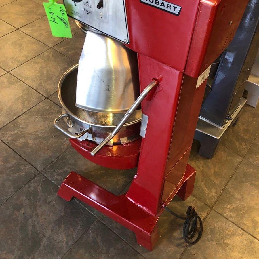 Used Hobart D-300 30 Qt Bakery Dough Mixer w/ Bowl, Hook Volts 115 Phase 1Hobart D-300 30 Qt Bakery Dough Mixer w/ Bowl, Hook Volts 115 Phase 1