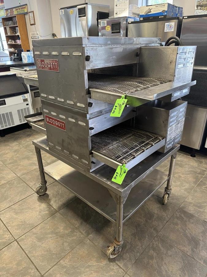 Used Blodgett Model MT1820E Electric Double Stack Conveyor Oven 208v 1 Phase 18” Belt