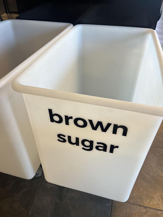 Refurbished Cambro Commercial Ingredient Storage Bin with Lid & Casters