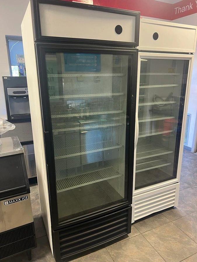 Used Glass 1 Door Refrigerator, 19 Cu. FtGlass 1 Door Refrigerator, 19 Cu. Ft