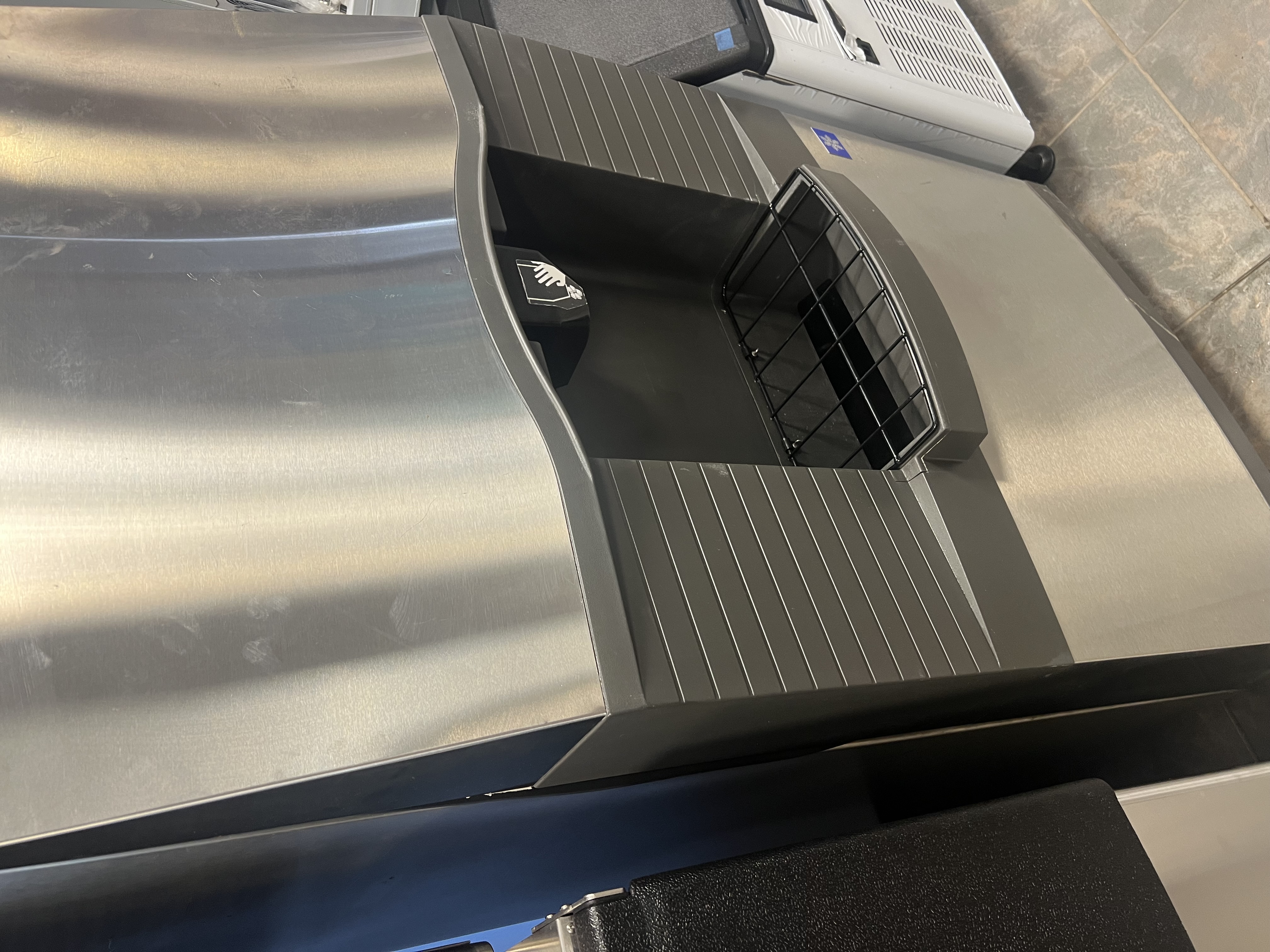 Refurbished Manitowoc SPA310 Commercial Ice Dispenser – Touchless Sensor – Stainless Steel