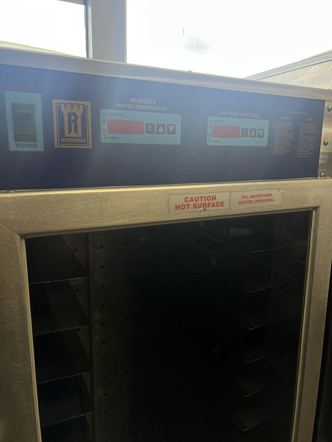 Refurbished Henny Penny HC900 Heated Holding Mobile Cabinet – Glass Door Hot Food Holding Cabinet – Tested & Working
