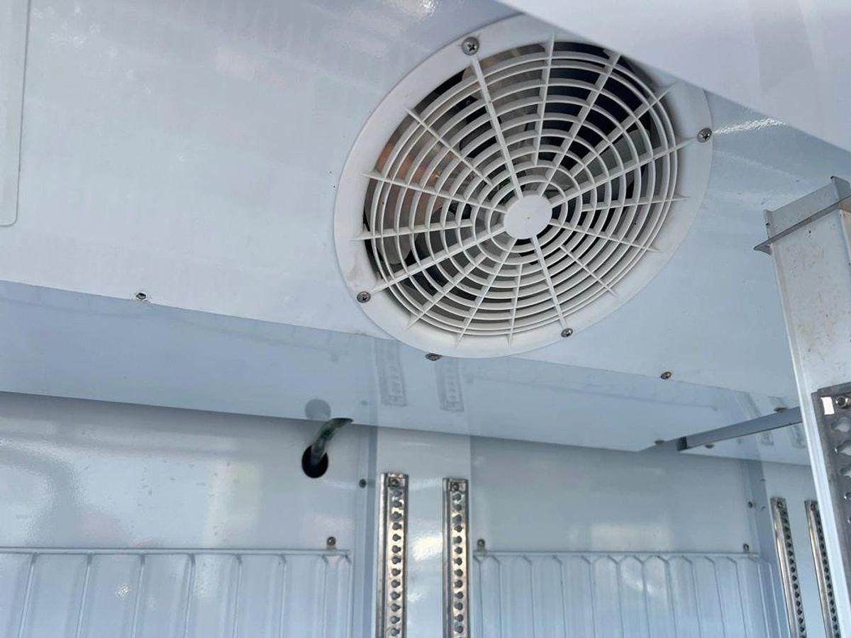 Used Turbo Air TGF-72SD-N 78” Three Section Display Freezer w/ Swing Doors - Bottom Mount Compressor, White, 115vTurbo Air TGF-72SD-N 78” Three Section Display Freezer w/ Swing Doors - Bottom Mount Compressor, White, 115v