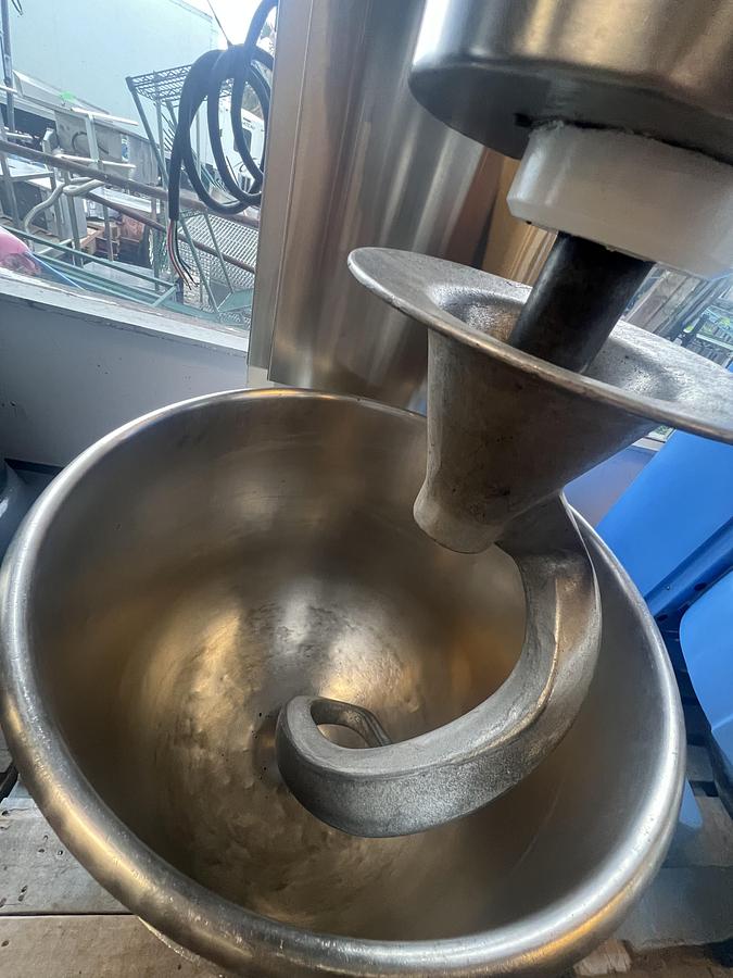 Used Hobart 20 Quart Commercial Planetary Mixer – Heavy Duty Bakery & Restaurant Mixer