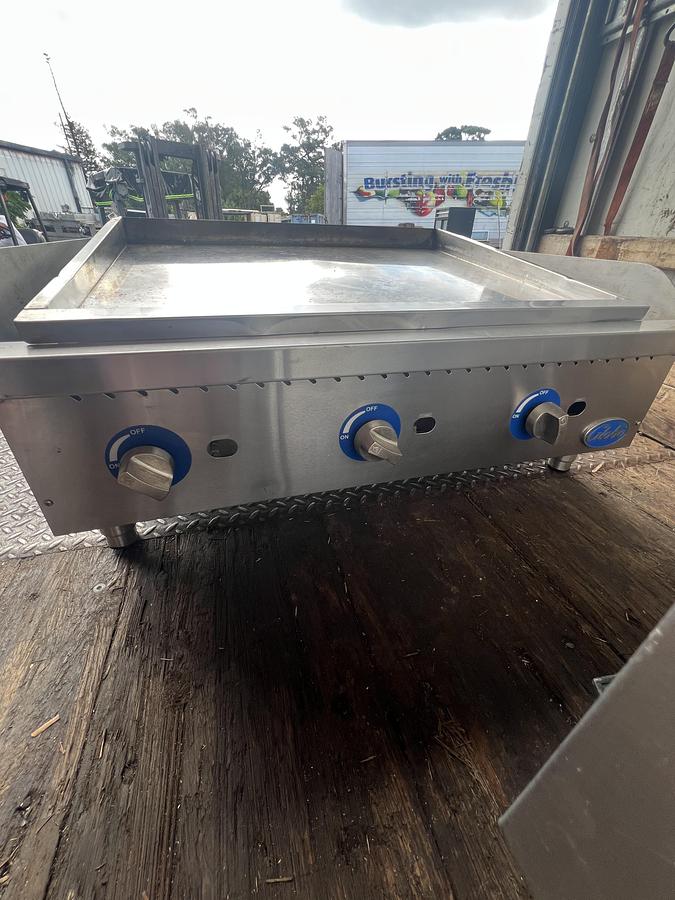 Refurbished Globe GCB36G 36” Commercial Gas Griddle – Natural Gas / Propane