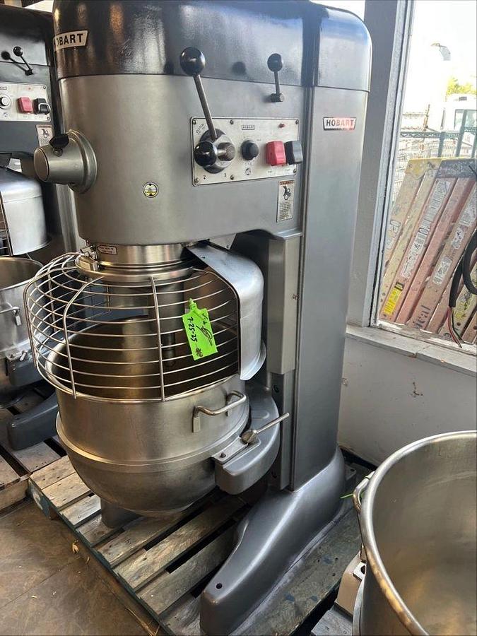 Used HOBART M-802 3HP STAINLESS STEEL BOWL & HOOK WITH BOWL GUARD 200V/60/1PHHOBART M-802 3HP STAINLESS STEEL BOWL & HOOK WITH BOWL GUARD 200V/60/1PH