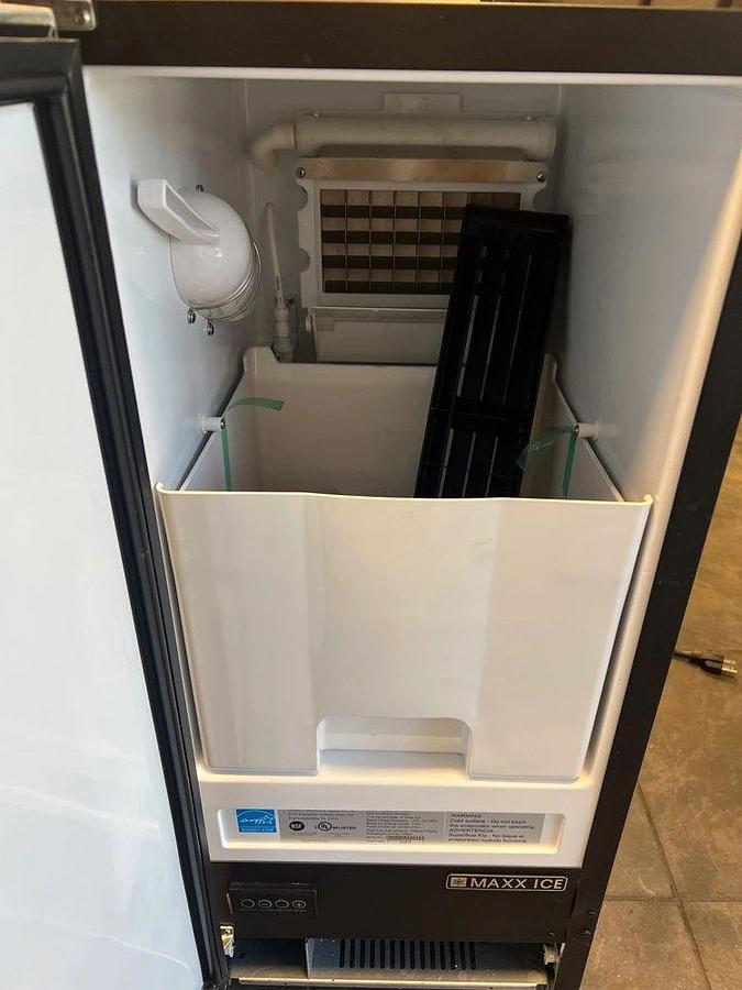 Used Maxx Ice Premium Indoor Self-Contained Ice Machine, 15”W, 65 lbs, Energy Star, in Stainless SteelMaxx Ice Premium Indoor Self-Contained Ice Machine, 15”W, 65 lbs, Energy Star, in Stainless Steel