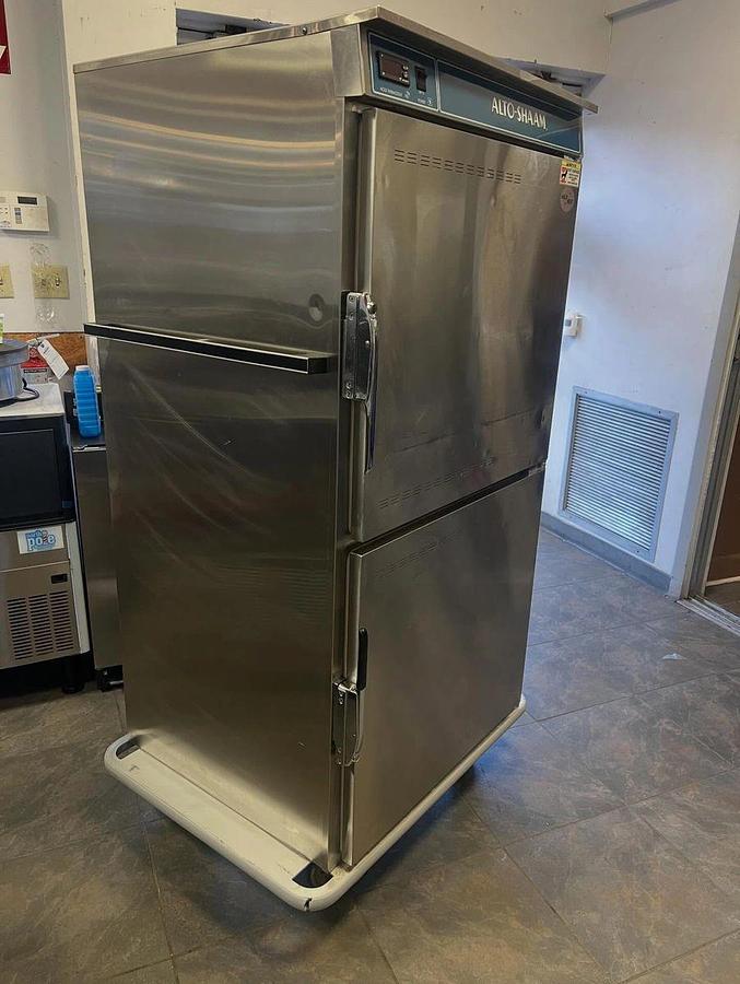 Used Alto-Shaam 1000-BQ2/96 Heated Banquet CartAlto-Shaam 1000-BQ2/96 Heated Banquet Cart