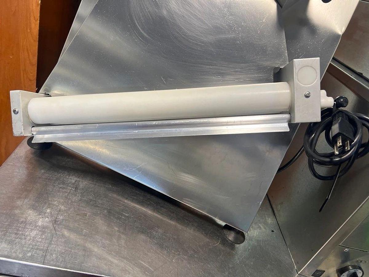Used NEW ITEMS🚨 Used: Doyon DL18DP Dough Sheeter w/ 2 Rollers for Sheets Up To 17” W, 120vNEW ITEMS🚨 Used: Doyon DL18DP Dough Sheeter w/ 2 Rollers for Sheets Up To 17” W, 120v