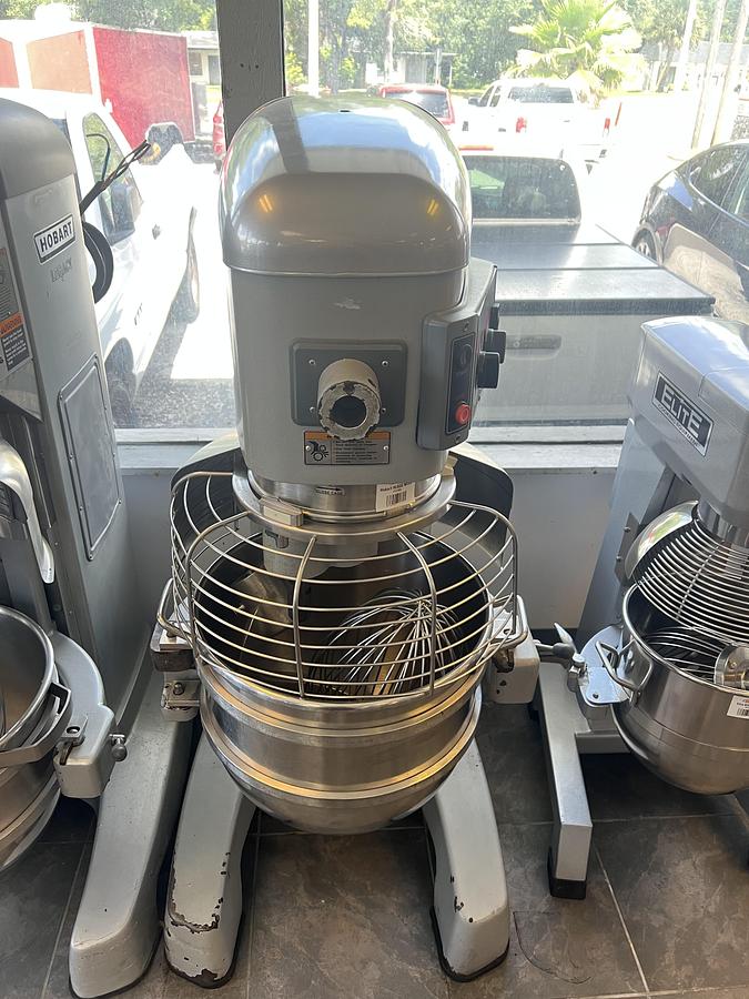 Used Hobart 60 Qt Commercial Planetary Mixer w/ Bowl, Whip & Hub Attachment