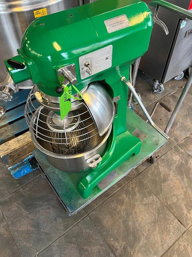 Used HOBART A 200 20 QT Mixer Includes, Bowl Guard, Hook & Whip 115VHOBART A 200 20 QT Mixer Includes, Bowl Guard, Hook & Whip 115V